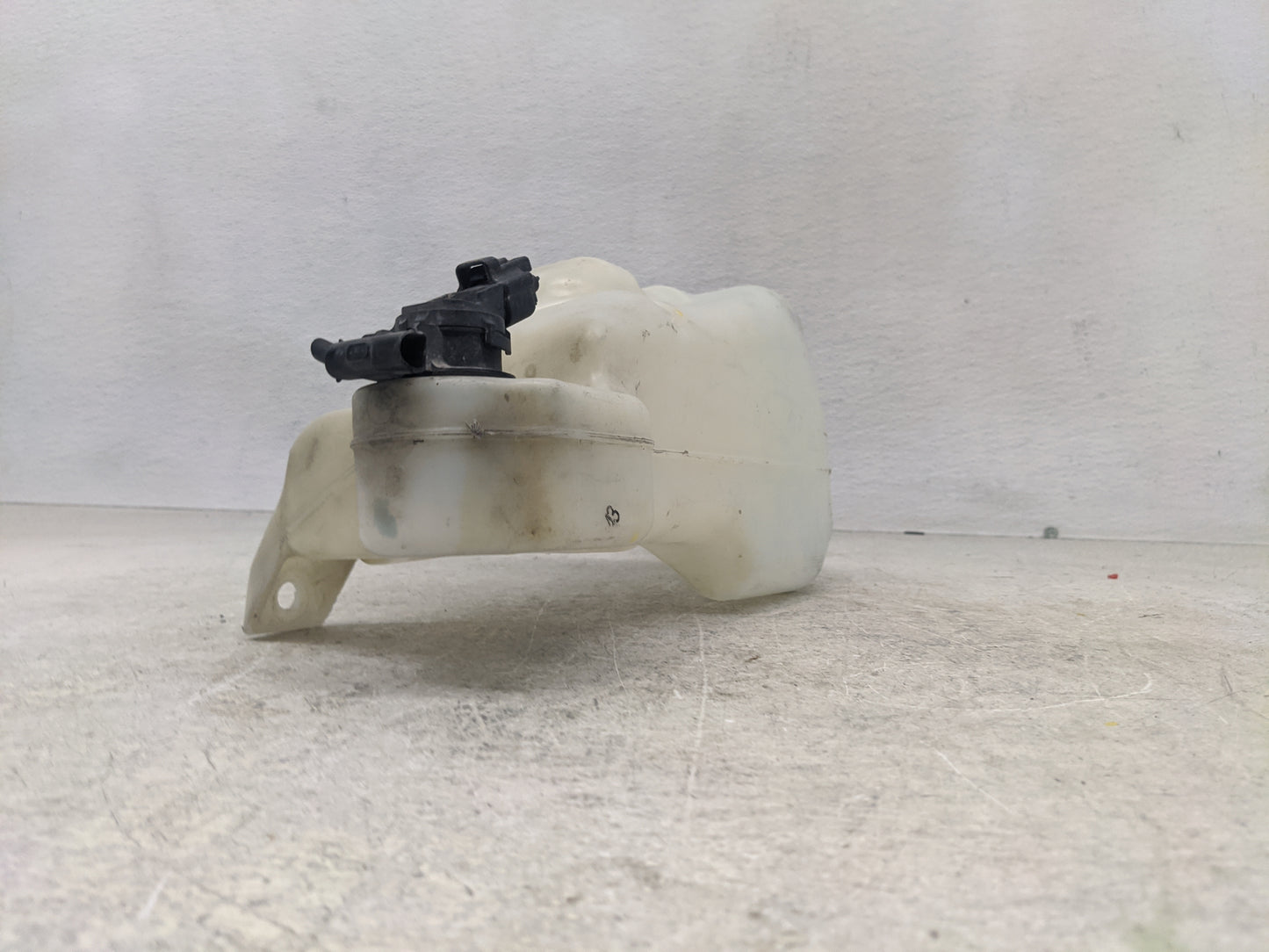 2013-2017 Honda Accord Windshield Washer Fluid Reservoir Bottle Oem - Oemusedautoparts1.com