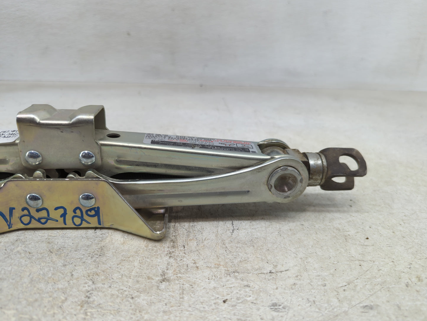 2015 Honda Accord Spare Scissor Car Jack 1390130 - Oemusedautoparts1.com
