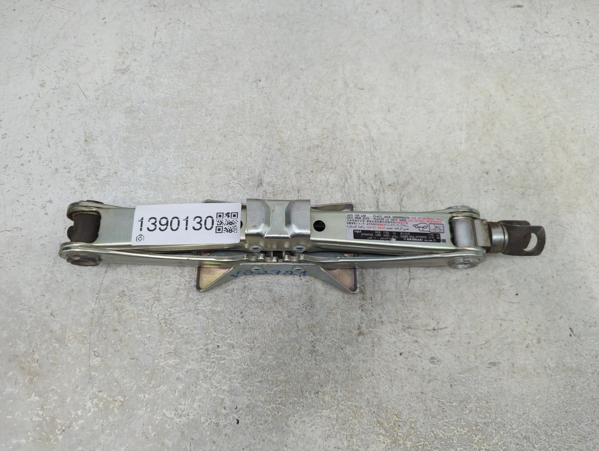 2015 Honda Accord Spare Scissor Car Jack 1390130 - Oemusedautoparts1.com