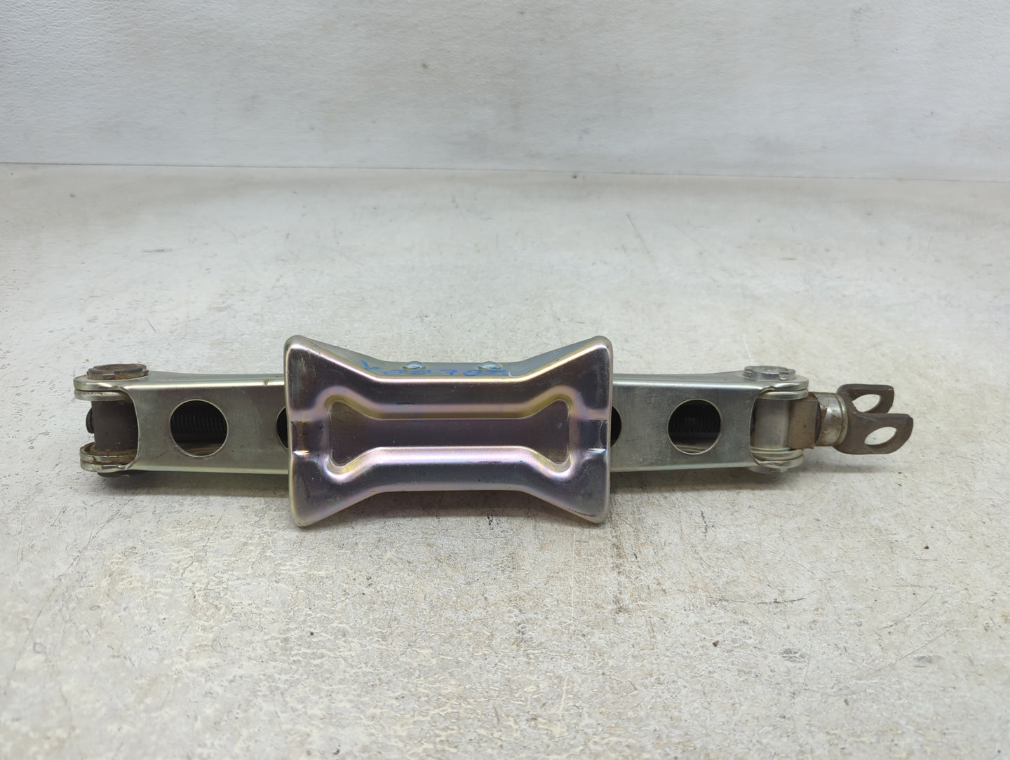 2015 Honda Accord Spare Scissor Car Jack 1390130 - Oemusedautoparts1.com