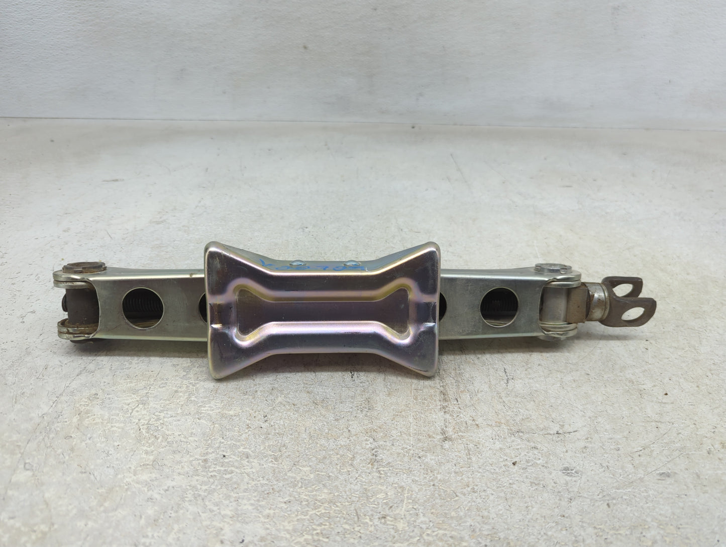 2015 Honda Accord Spare Scissor Car Jack 1390130 - Oemusedautoparts1.com