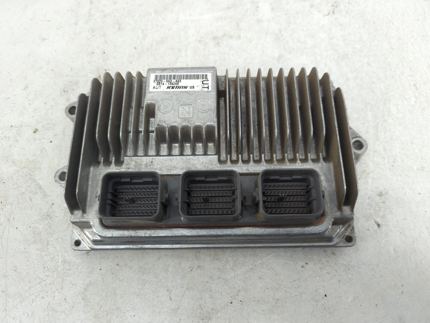 2015 Honda Accord PCM Engine Control Computer ECU ECM PCU OEM P/N:37820-5A0-A63 37820-5A1-L63 Fits OEM Used Auto Parts - Oem