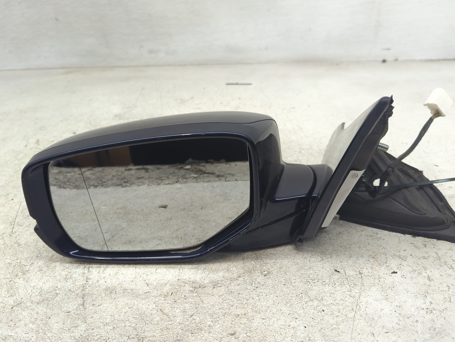 2013-2017 Honda Accord Driver Side View Mirror - Left Door Mirror OEM Used - Oemusedautoparts1.com