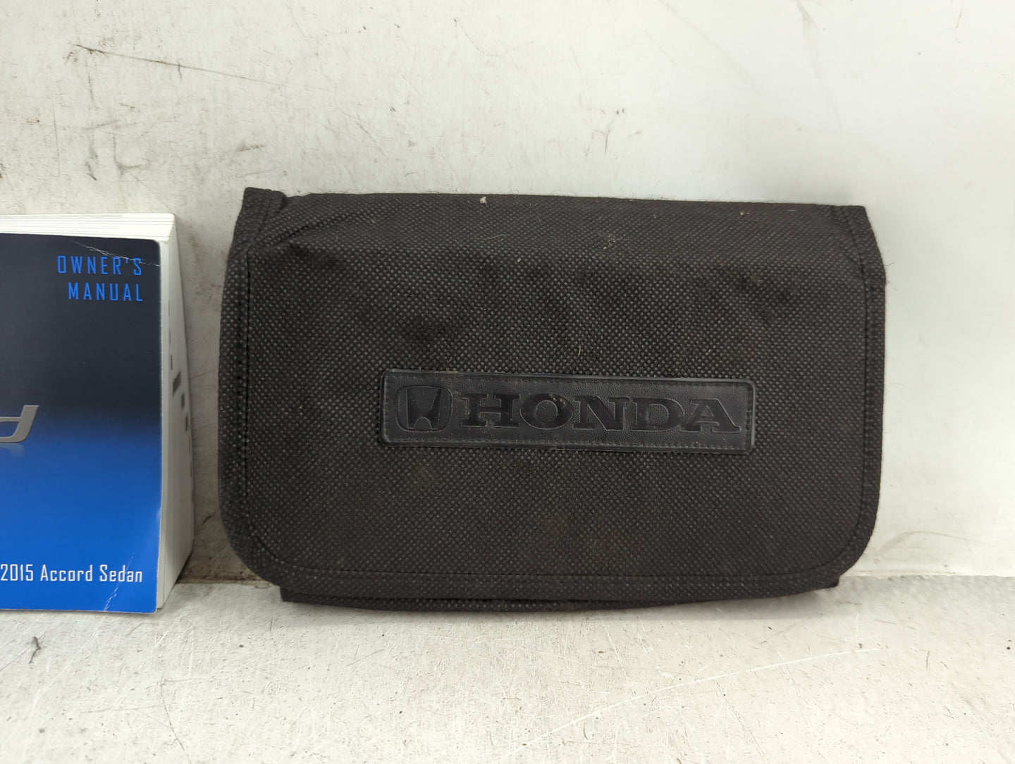 2015 Honda Accord Owners Manual Book Guide P/N:00X31-T2A-6200 31T2A620 OEM Used Auto Parts - Oemusedautoparts1.com