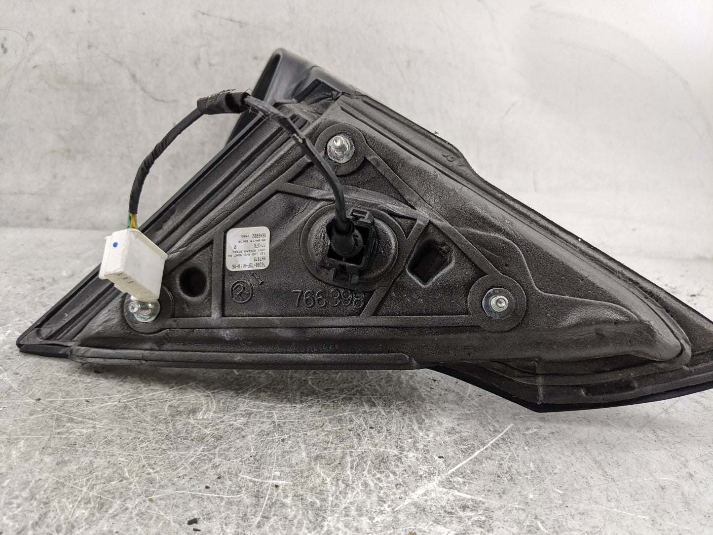 2013-2017 Honda Accord Passenger Side View Mirror - Right Door Mirror OEM Used - Oemusedautoparts1.com