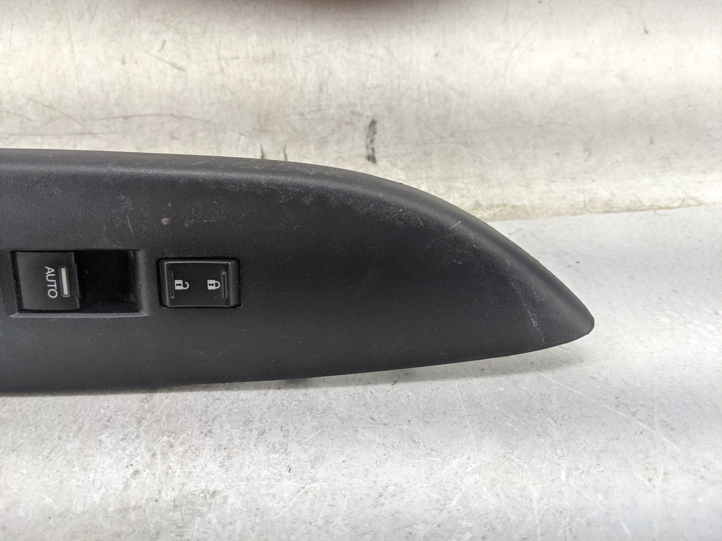 2013-2017 Honda Accord Passenger Right Power Window Switch 35760-t2a-a01 - Oemusedautoparts1.com