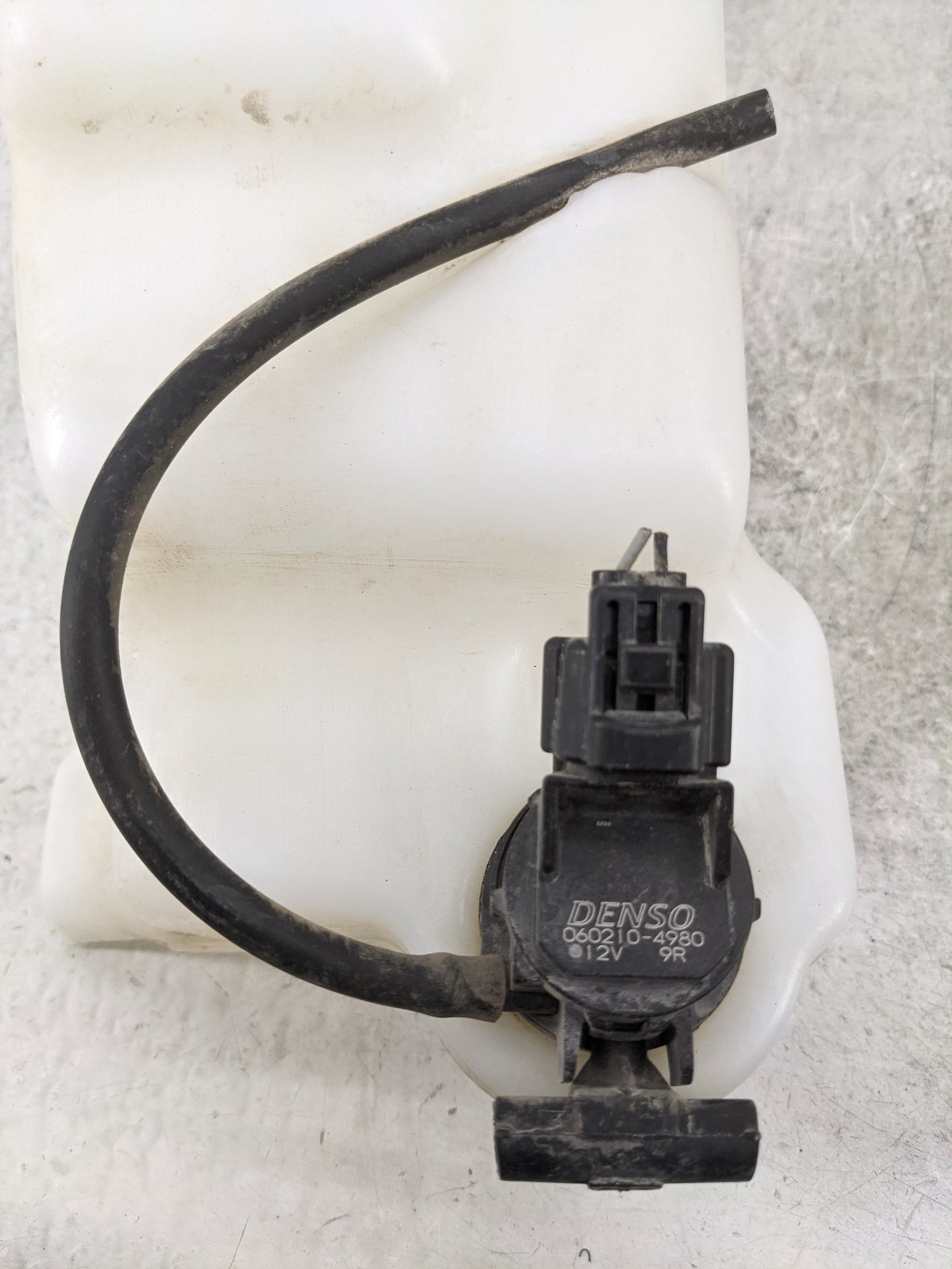 2013-2017 Honda Accord Windshield Washer Fluid Reservoir Bottle Oem 1476938 - Oemusedautoparts1.com