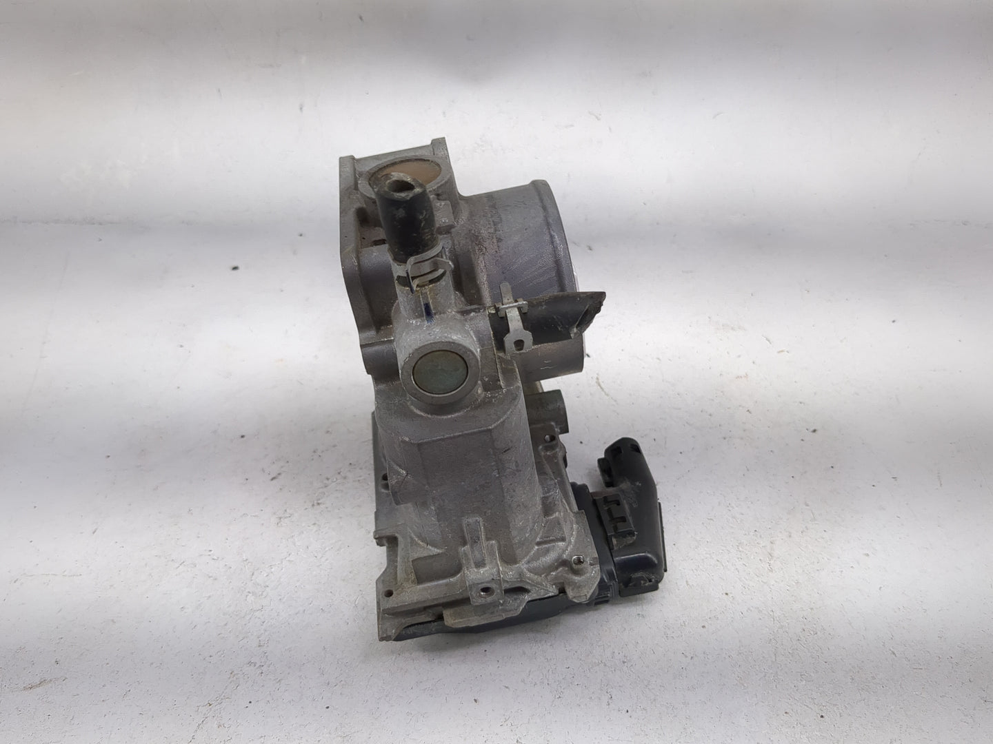 2013-2017 Honda Accord Throttle Body P/N:GMF-4A Fits Fits 2013 2014 2015 2016 2017 2018 2019 2020 2021 2022 OEM Used Auto Pa