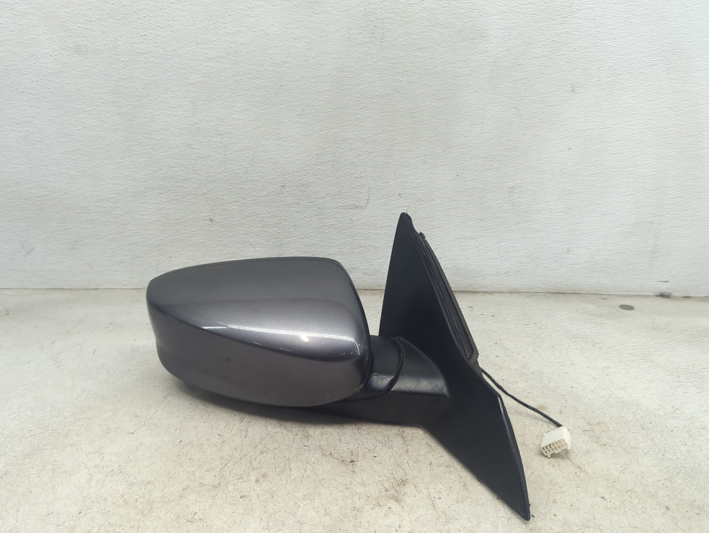 2013-2017 Honda Accord Passenger Side View Mirror - Right Door Mirror OEM Used - Oemusedautoparts1.com