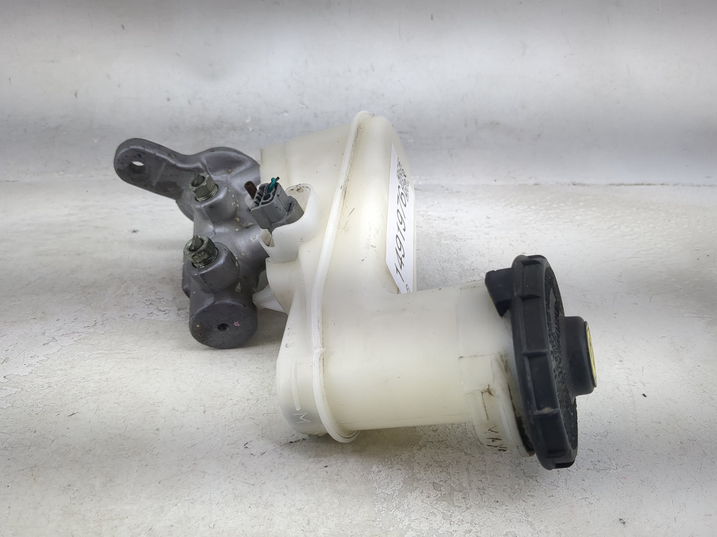 2013-2017 Honda Accord Brake Master Cylinder 1491976 - Oemusedautoparts1.com