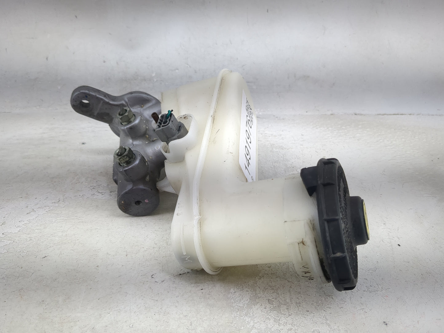 2013-2017 Honda Accord Brake Master Cylinder 1491976 - Oemusedautoparts1.com