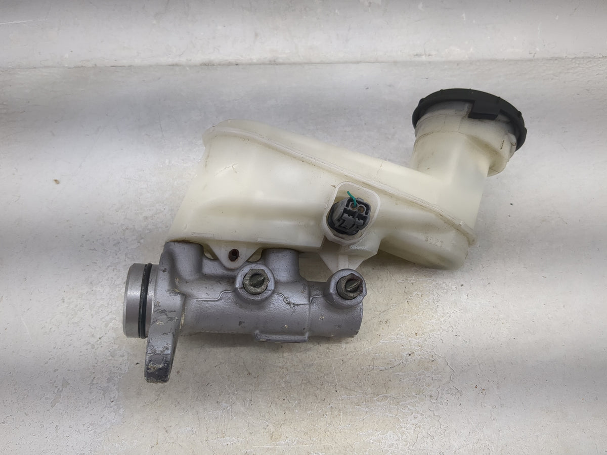 2013-2017 Honda Accord Brake Master Cylinder 1512633 - Oemusedautoparts1.com