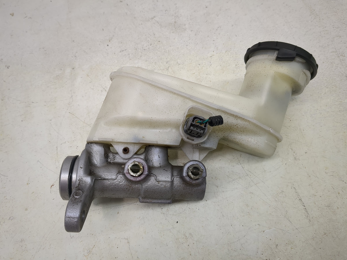2013-2017 Honda Accord Brake Master Cylinder 1513017 - Oemusedautoparts1.com