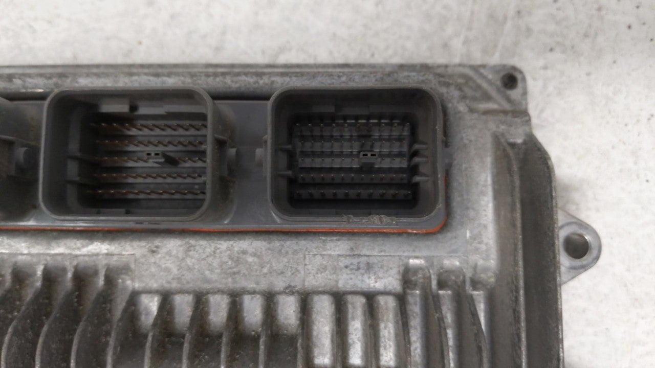 2015 Honda Accord PCM Engine Control Computer ECU ECM PCU OEM P/N:37820-5A1-L63 37820-5A1-L54 Fits OEM Used Auto Parts - Oem