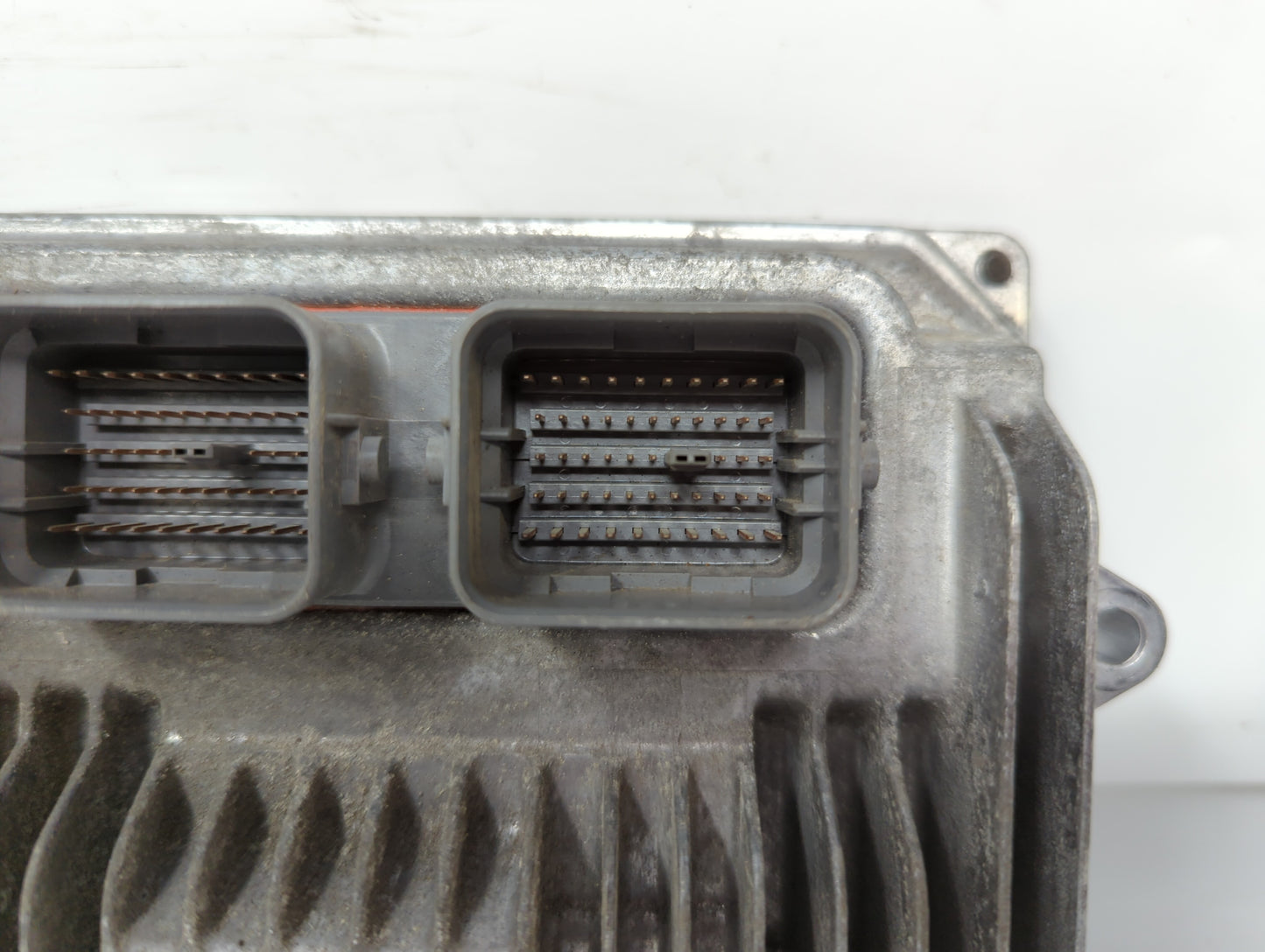 2015 Honda Accord PCM Engine Control Computer ECU ECM PCU OEM P/N:37820-5A1-L63 37820-5A1-L54 Fits OEM Used Auto Parts - Oem