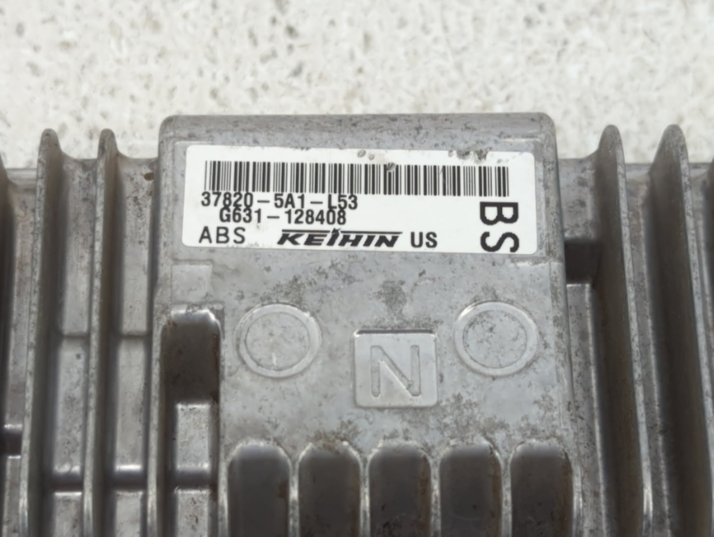 2015 Honda Accord PCM Engine Control Computer ECU ECM PCU OEM P/N:37820-5A1-L54 37820-5A1-L53 Fits OEM Used Auto Parts - Oem