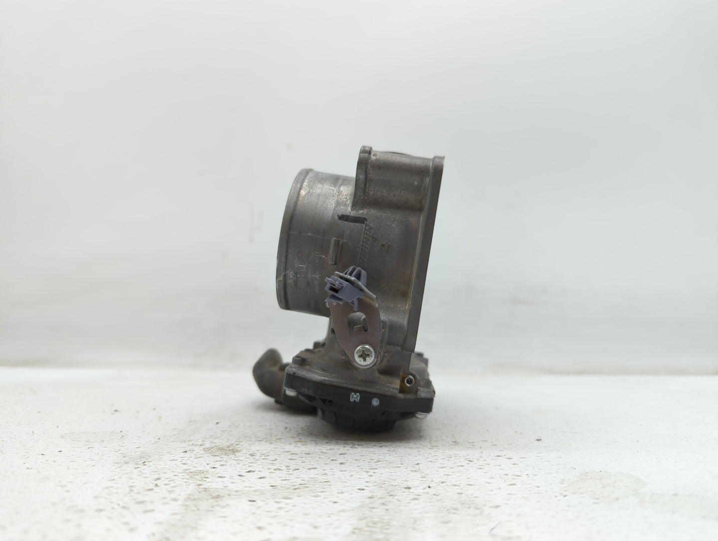 2013-2017 Honda Accord Throttle Body P/N:1430 03S15 1430 11P27E, GMF5A Fits Fits 2013 2014 2015 2016 2017 OEM Used Auto Part