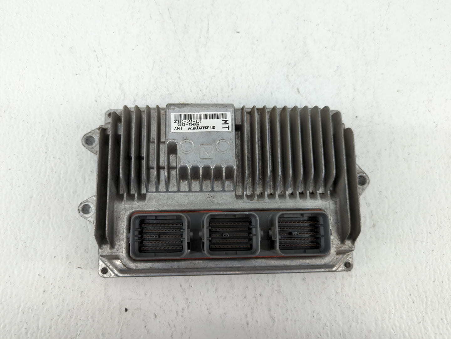 2015 Honda Accord PCM Engine Control Computer ECU ECM PCU OEM P/N:37820-5A1-L63 37820-5A1-L54 Fits OEM Used Auto Parts - Oem