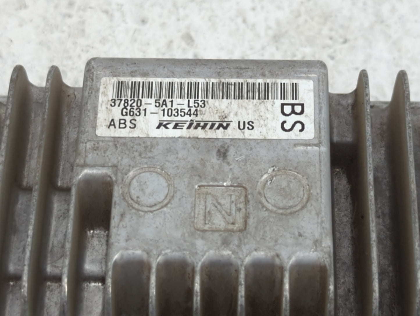 2015 Honda Accord PCM Engine Control Computer ECU ECM PCU OEM P/N:37820-5A1-L54 37820-5A1-L53 Fits OEM Used Auto Parts - Oem