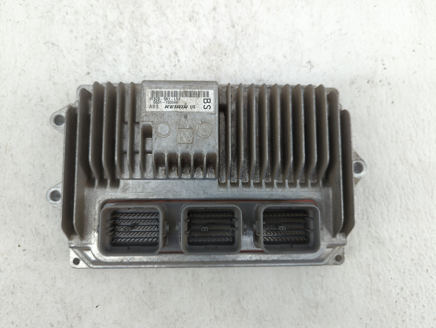 2015 Honda Accord PCM Engine Control Computer ECU ECM PCU OEM P/N:37820-5A1-L54 37820-5A1-L53 Fits OEM Used Auto Parts - Oem