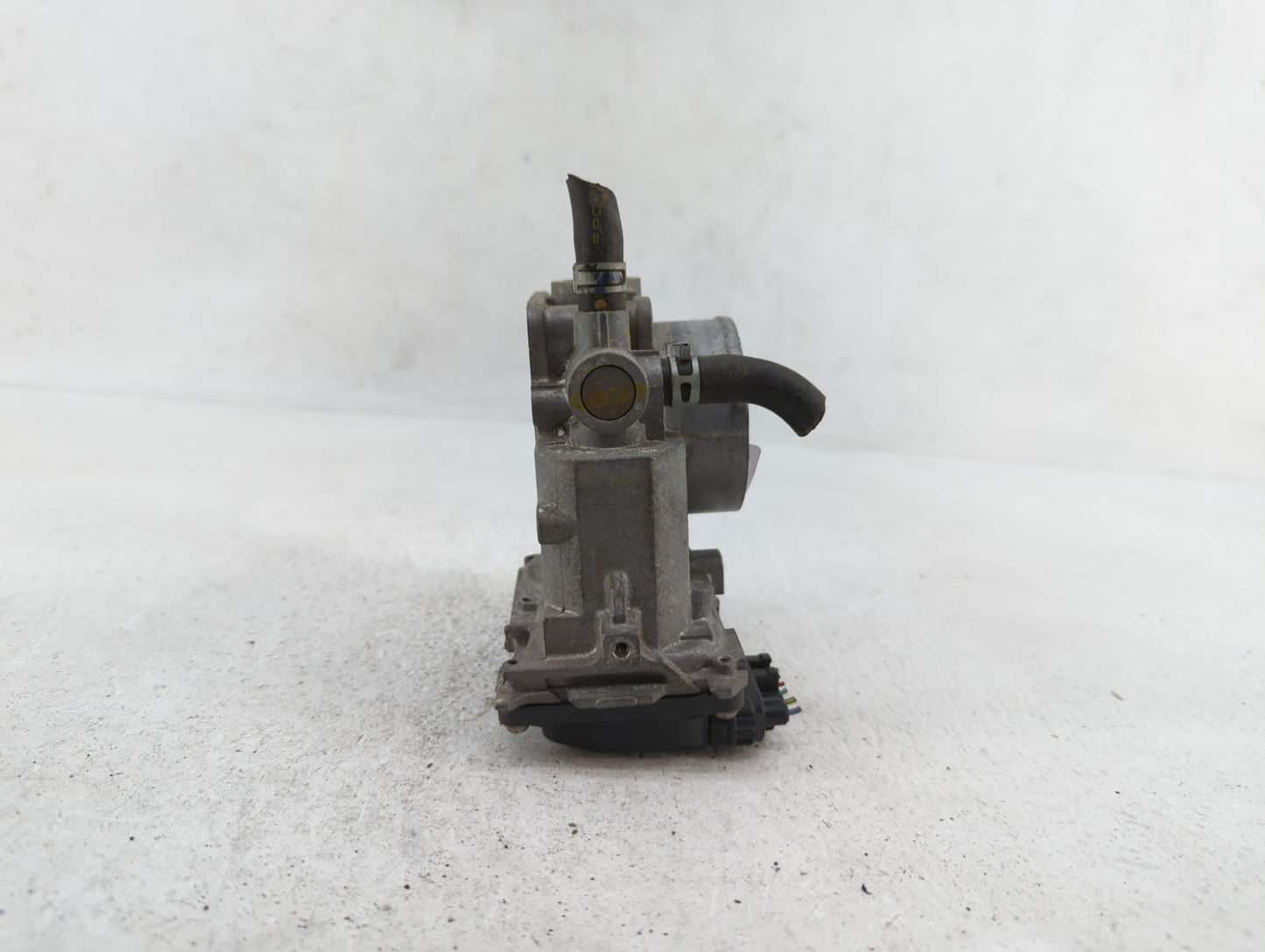 2013-2017 Honda Accord Throttle Body P/N:GMF4A Fits Fits 2013 2014 2015 2016 2017 2018 OEM Used Auto Parts - Oemusedautopart