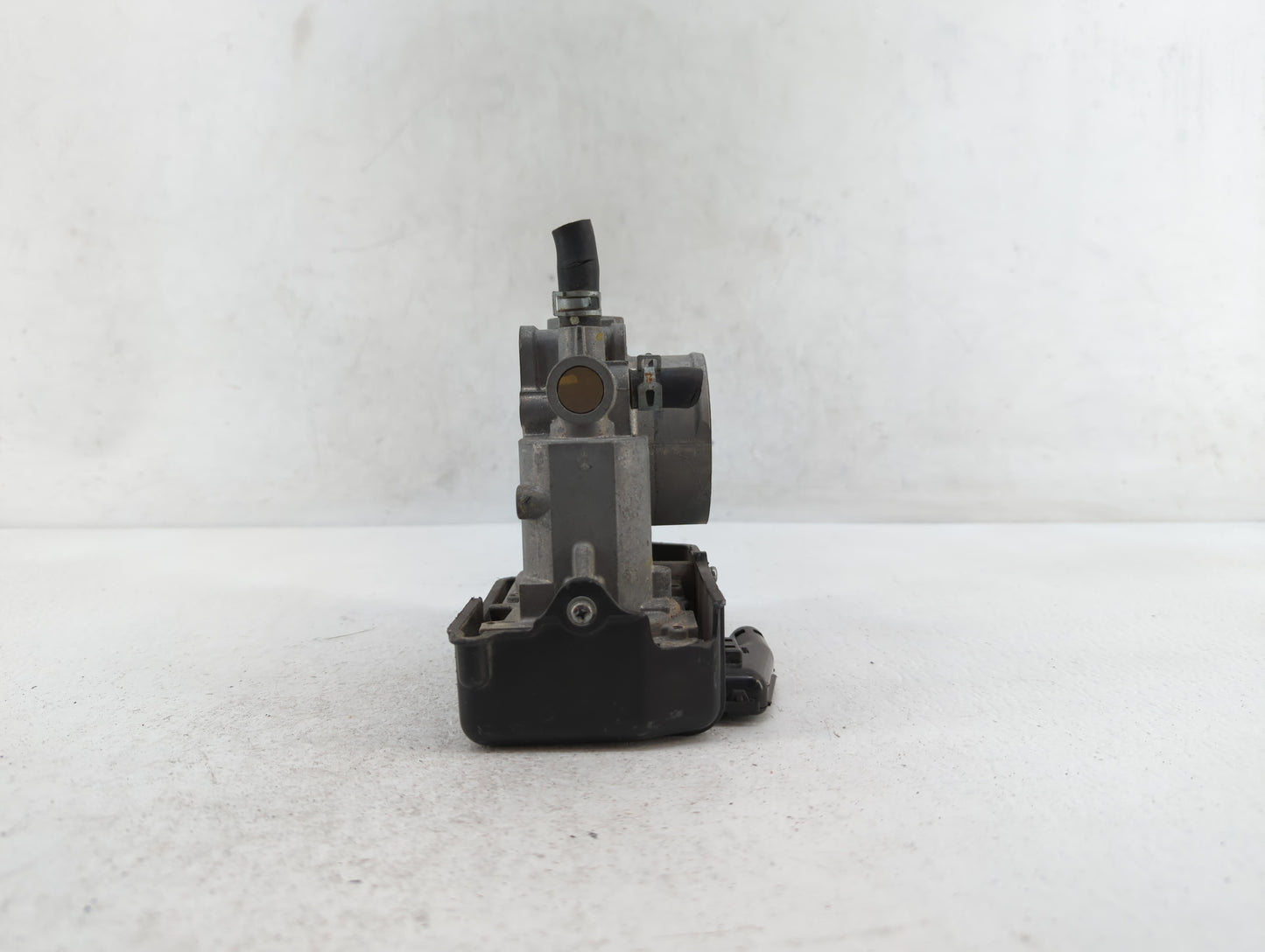 2013-2017 Honda Accord Throttle Body P/N:GMF4A Fits Fits 2013 2014 2015 2016 2017 2018 2019 2020 2021 2022 OEM Used Auto Par
