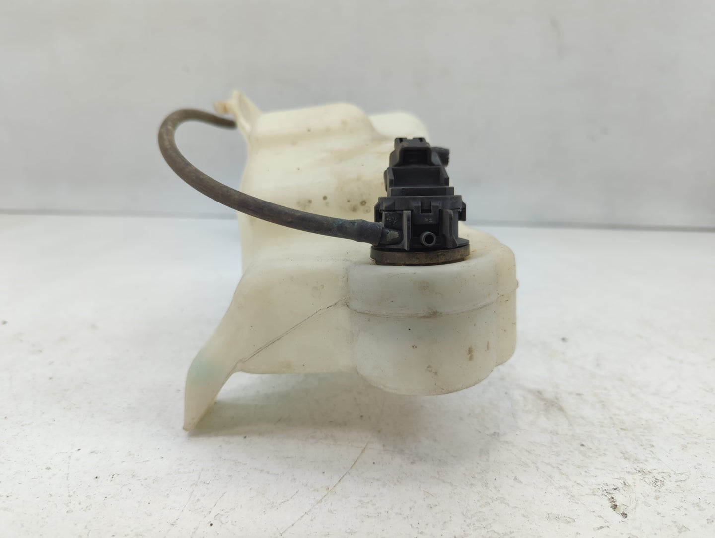 2013-2017 Honda Accord Windshield Washer Fluid Reservoir Bottle Oem - Oemusedautoparts1.com