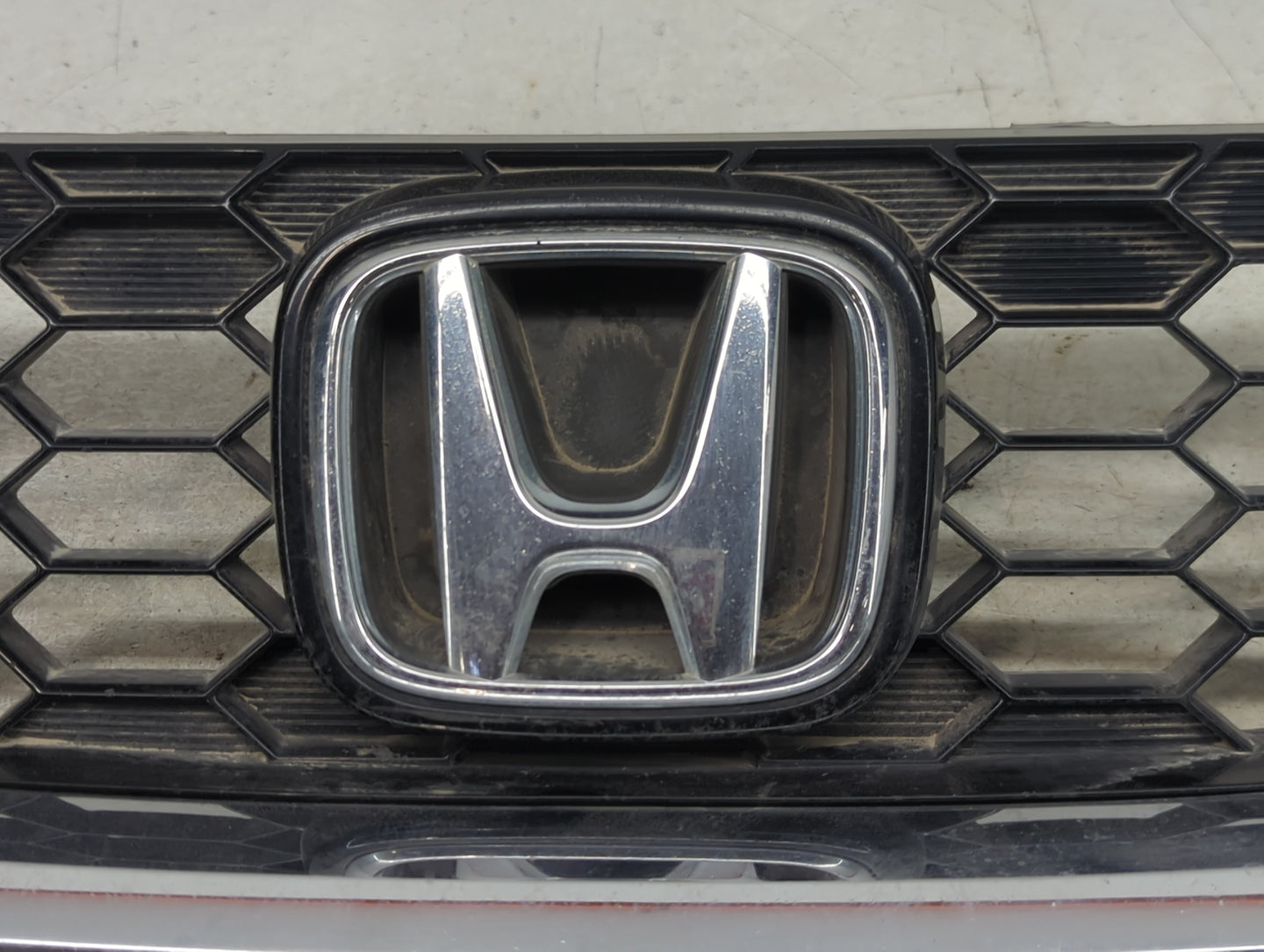2013-2015 Honda Civic Front Grille Bumper Not Included - Oemusedautoparts1.com