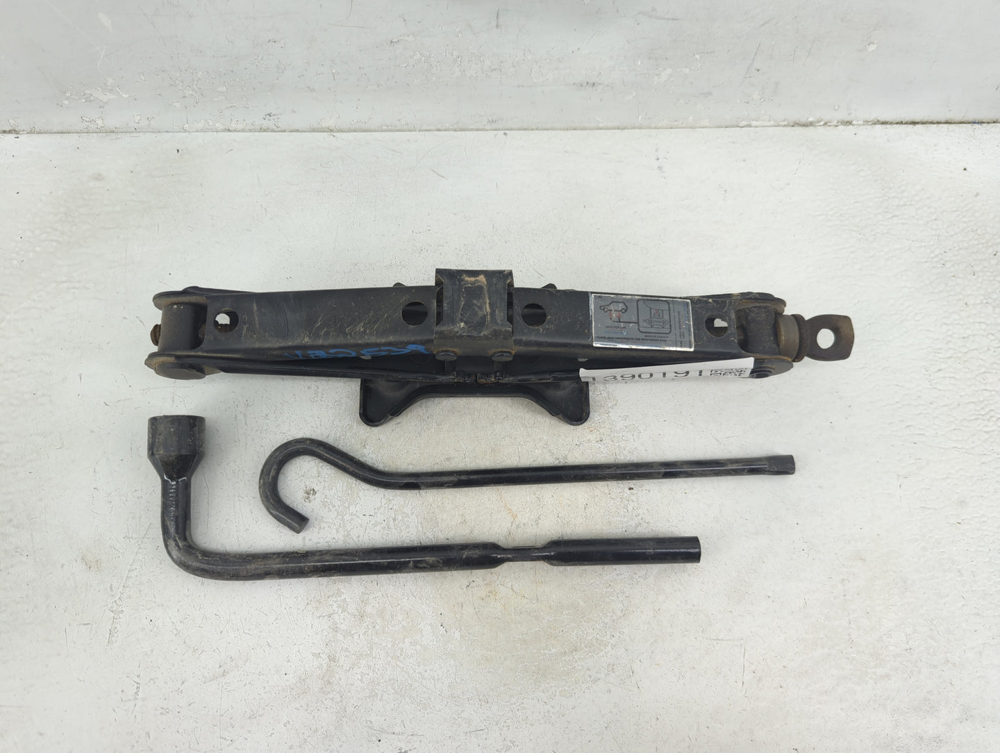 2015 Honda Civic Spare Scissor Car Jack - Oemusedautoparts1.com