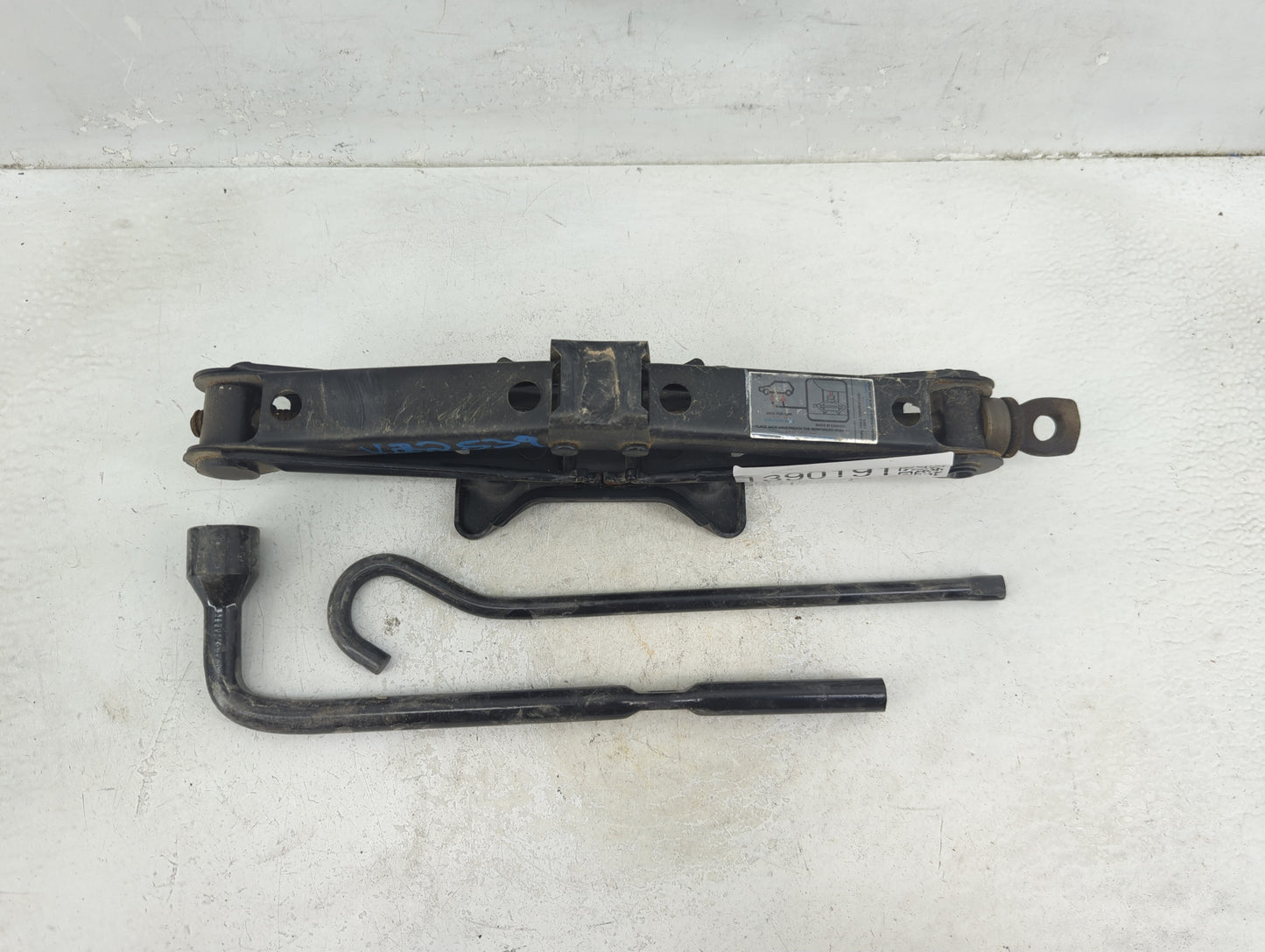 2015 Honda Civic Spare Scissor Car Jack - Oemusedautoparts1.com