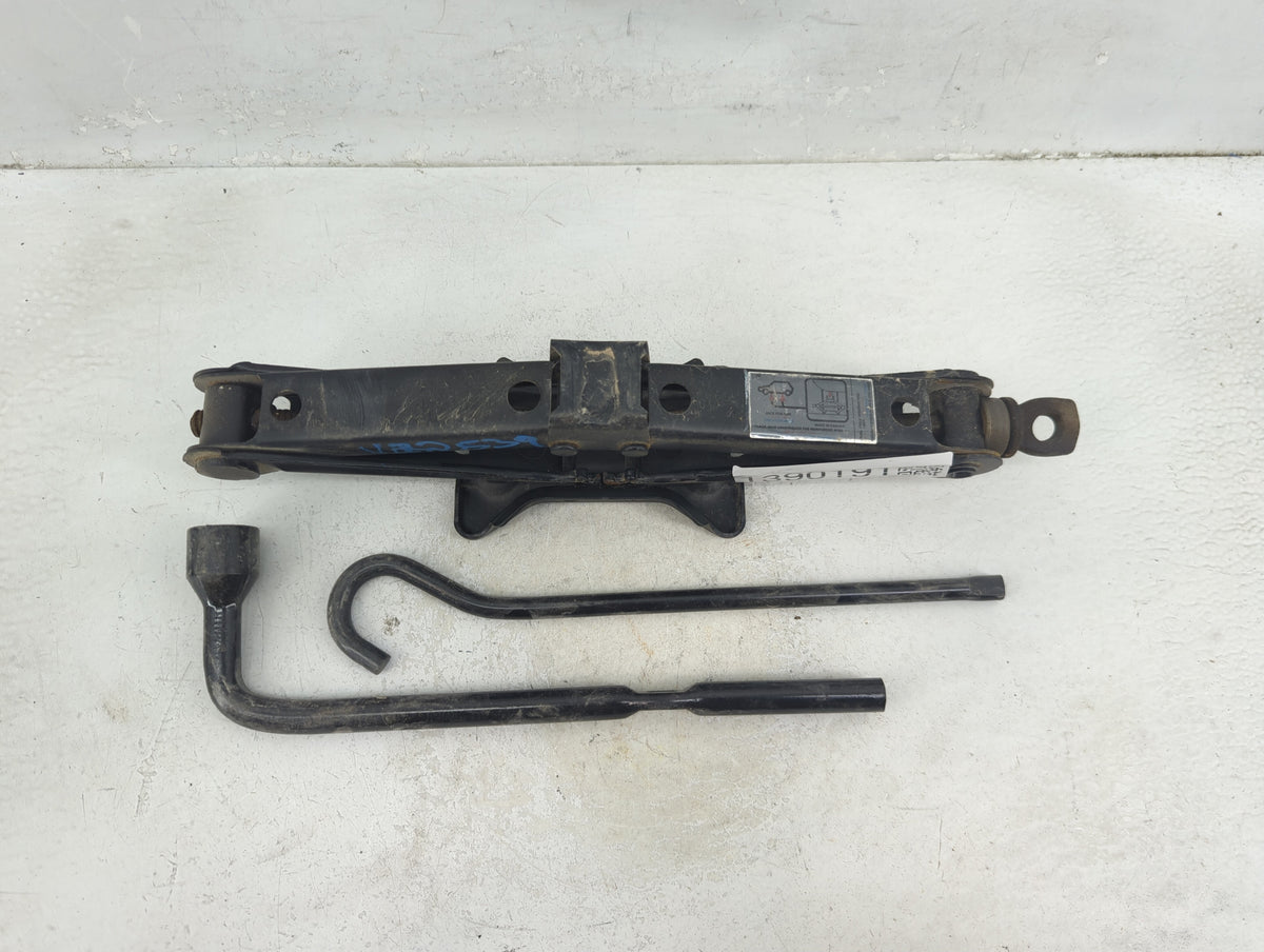2015 Honda Civic Spare Scissor Car Jack 1390191 - Oemusedautoparts1.com