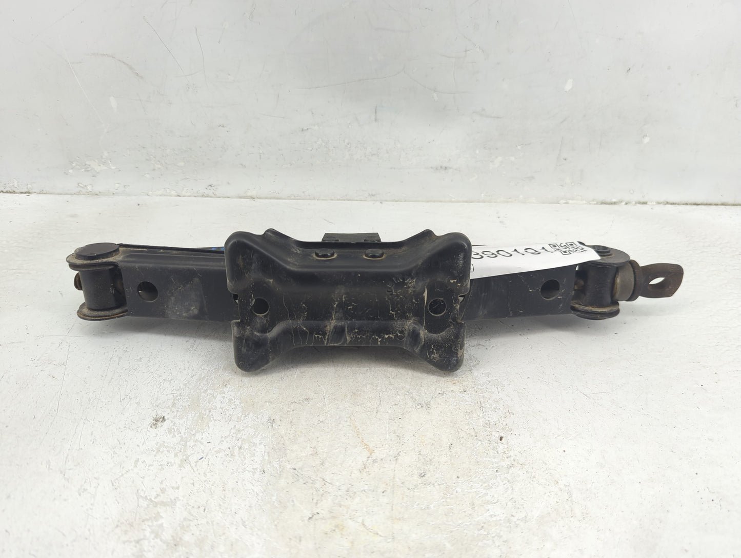 2015 Honda Civic Spare Scissor Car Jack 1390191 - Oemusedautoparts1.com