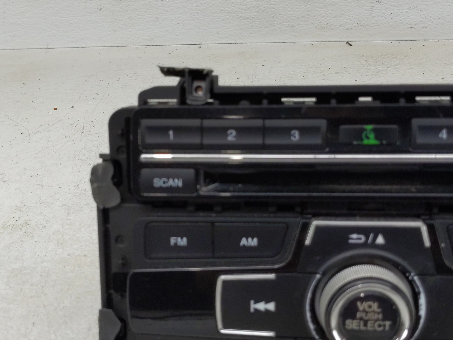 2013-2015 Honda Civic Radio AM FM Cd Player Receiver Replacement P/N:39100-TR3-A314-M1 Fits Fits 2013 2014 2015 OEM Used Aut