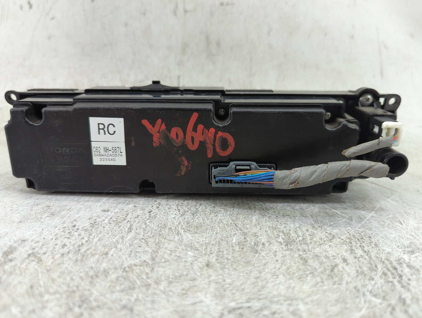 2013-2015 Honda Civic Climate Control Module Temperature AC/Heater Replacement P/N:C62 NH-587L SANWA2A057A Fits OEM Used Aut