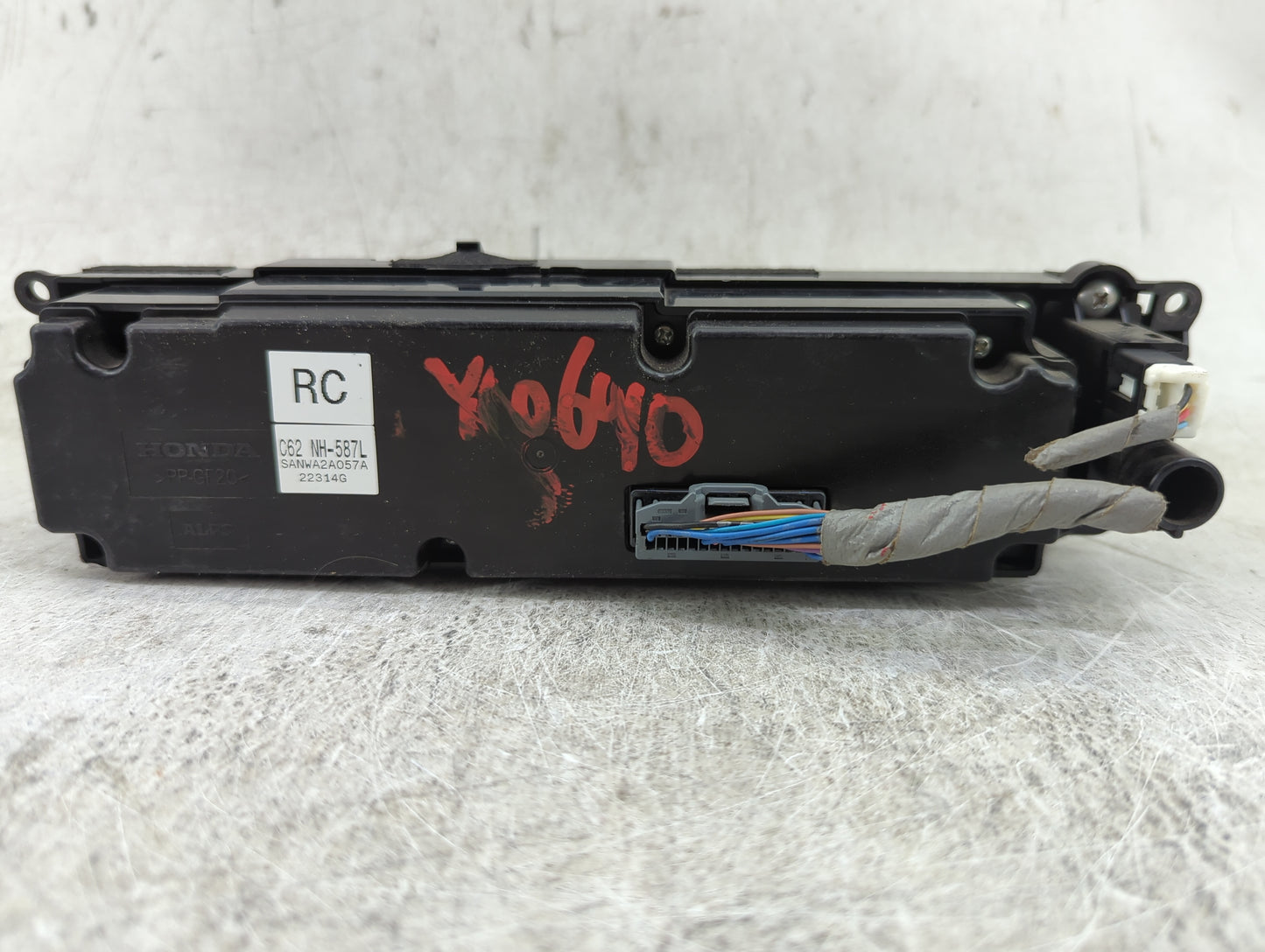 2013-2015 Honda Civic Climate Control Module Temperature AC/Heater Replacement P/N:C62 NH-587L SANWA2A057A Fits OEM Used Aut