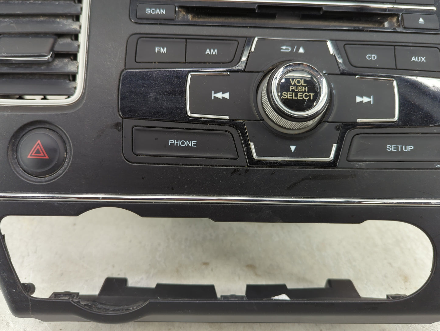 2015 Honda Civic Radio AM FM Cd Player Receiver Replacement P/N:39100-TS8-L314-M1 MF643AE Fits OEM Used Auto Parts - Oemused