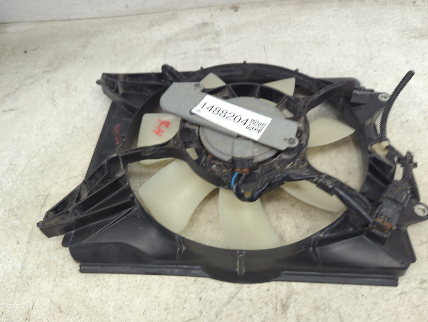 2015 Honda Civic Electric Radiator Cooling Fan Motor Assembly P/N:DENSO Fits OEM Used Auto Parts - Oemusedautoparts1.com