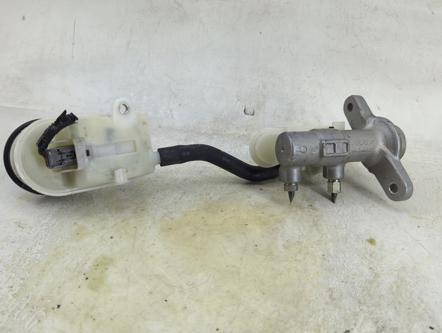 2013-2015 Honda Civic Brake Master Cylinder 1490574 - Oemusedautoparts1.com