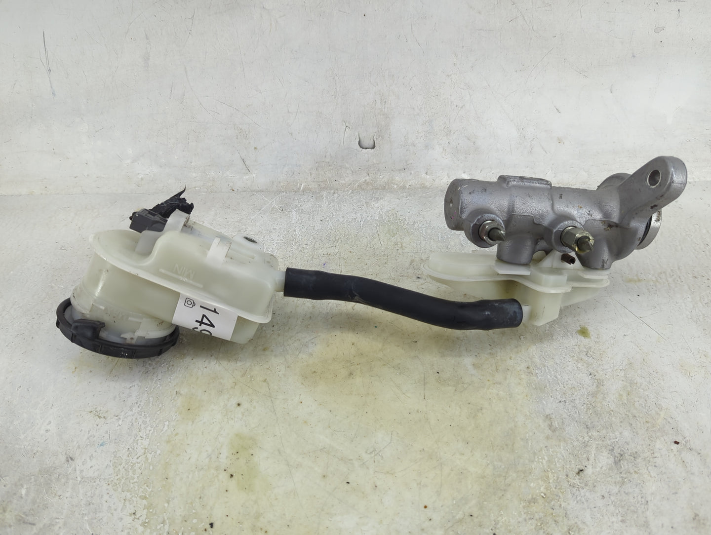 2013-2015 Honda Civic Brake Master Cylinder 1490574 - Oemusedautoparts1.com
