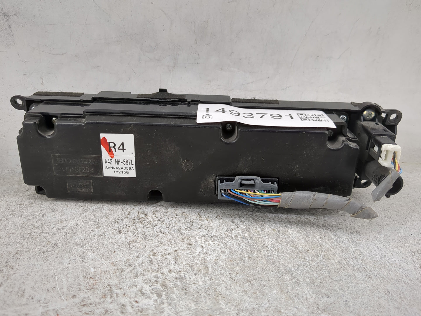 2013-2015 Honda Civic Climate Control Module Temperature AC/Heater Replacement P/N:A42 NH-587L SANWA2A059A Fits OEM Used Aut