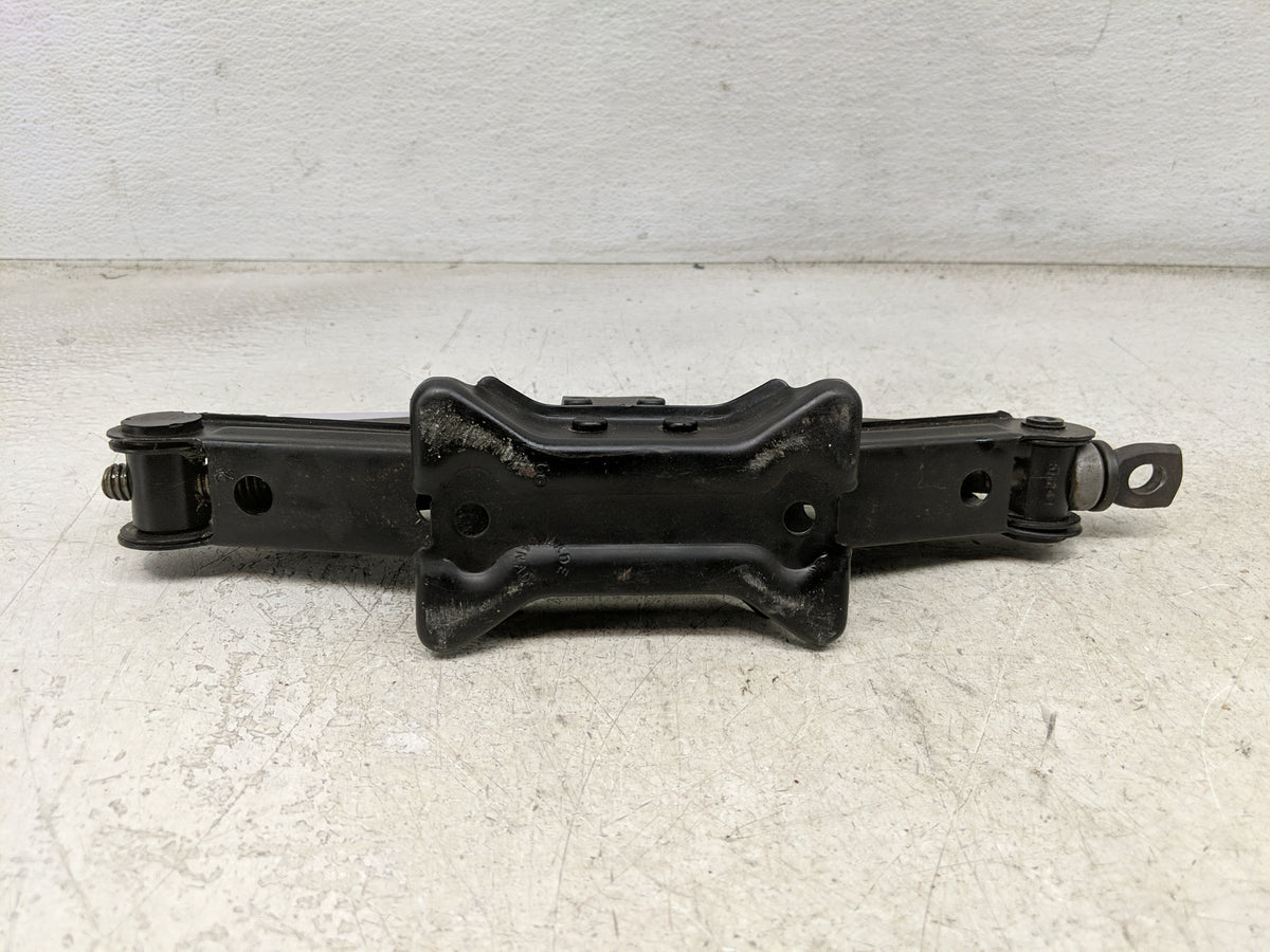 2015 Honda Civic Spare Scissor Car Jack 1500066 - Oemusedautoparts1.com