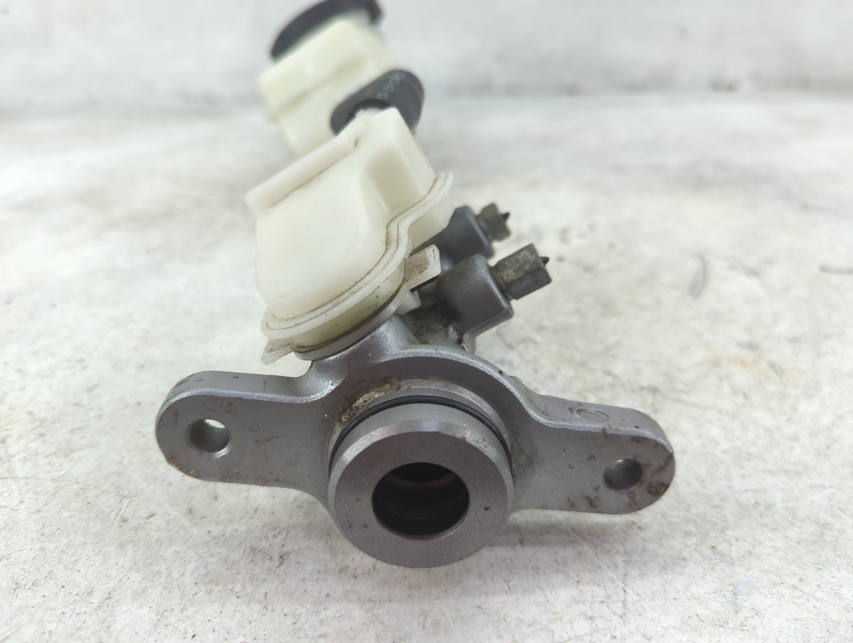 2013-2015 Honda Civic Brake Master Cylinder 1515668 - Oemusedautoparts1.com