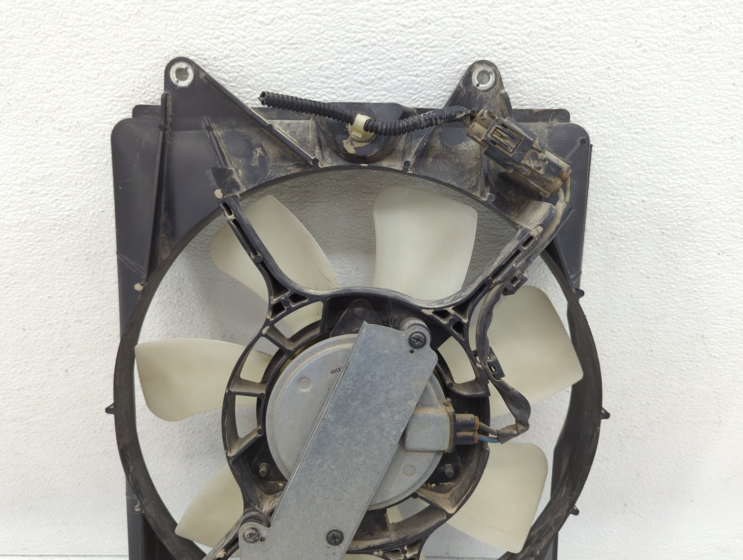 2012-2015 Honda Civic Left Radiator Fan Motor Assembly Cream - Oemusedautoparts1.com