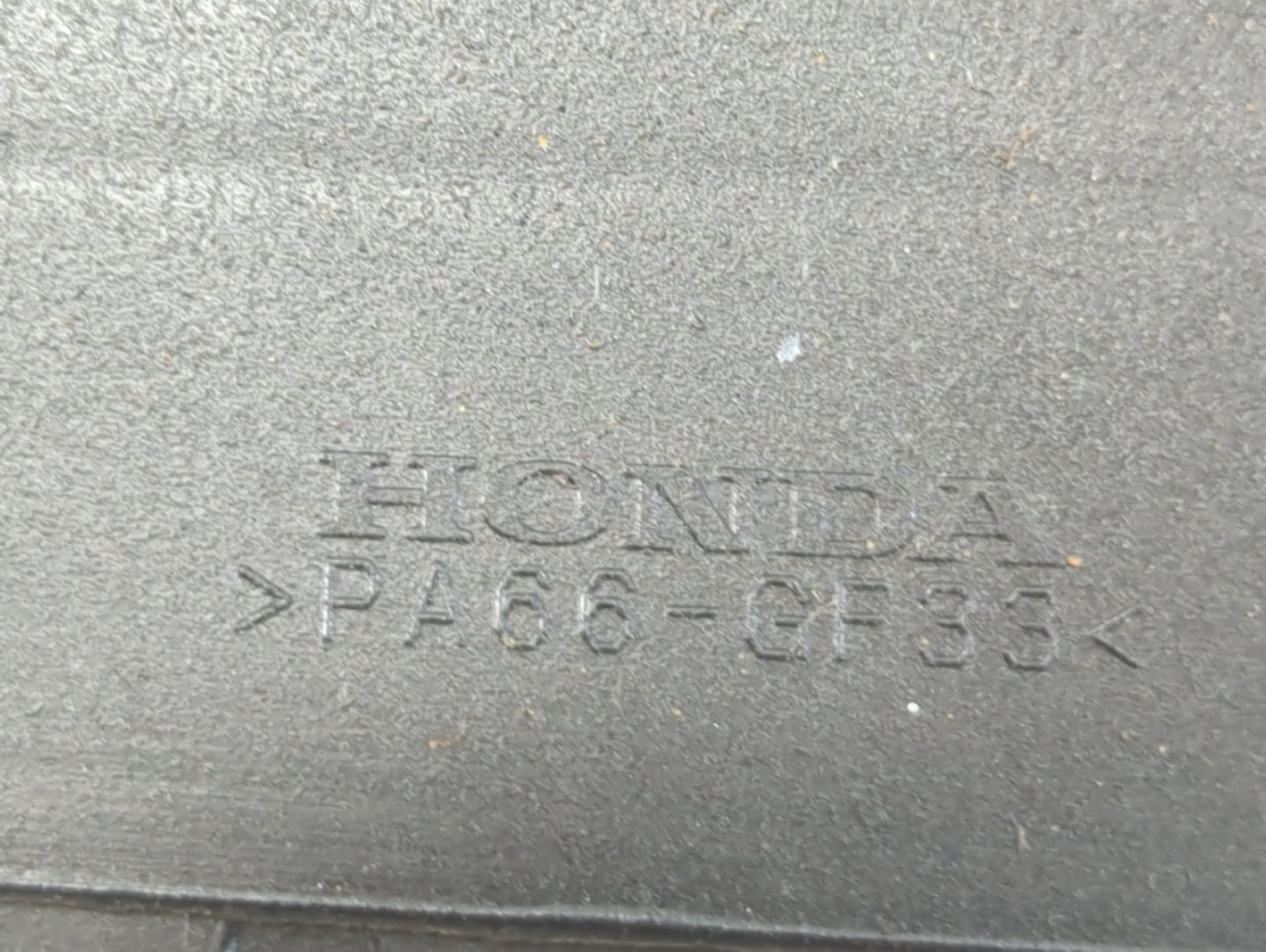 2015 Honda Civic Driver Left Cylinder Head Valve Cover Fits OEM Used Auto Parts - Oemusedautoparts1.com