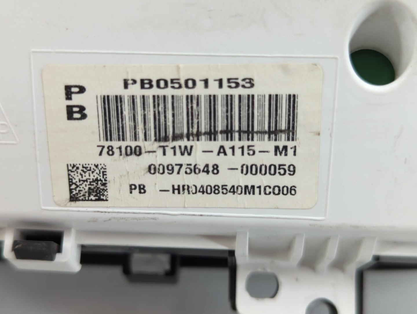 2015-2016 Honda Cr-V Instrument Cluster Speedometer Gauges P/N:78100-T1W-A115-M1 Fits Fits 2015 2016 OEM Used Auto Parts - O