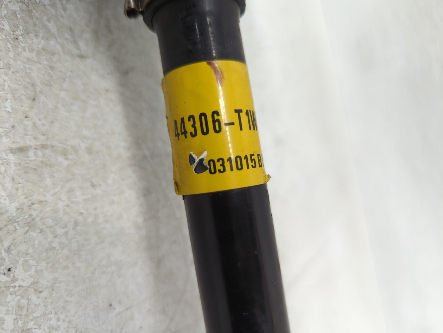 2015-2016 Honda Cr-v Axle Shaft Front Driver Cv C/v - Oemusedautoparts1.com