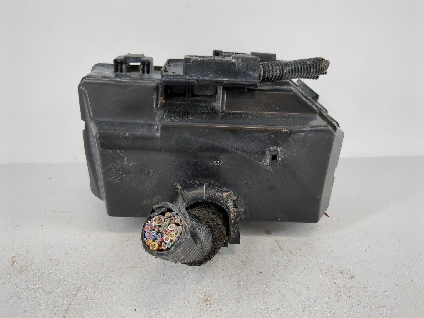 2015-2016 Honda Cr-V Fusebox Fuse Box Panel Relay Module P/N:T1W A010 A0 Fits Fits 2015 2016 OEM Used Auto Parts - Oemusedau