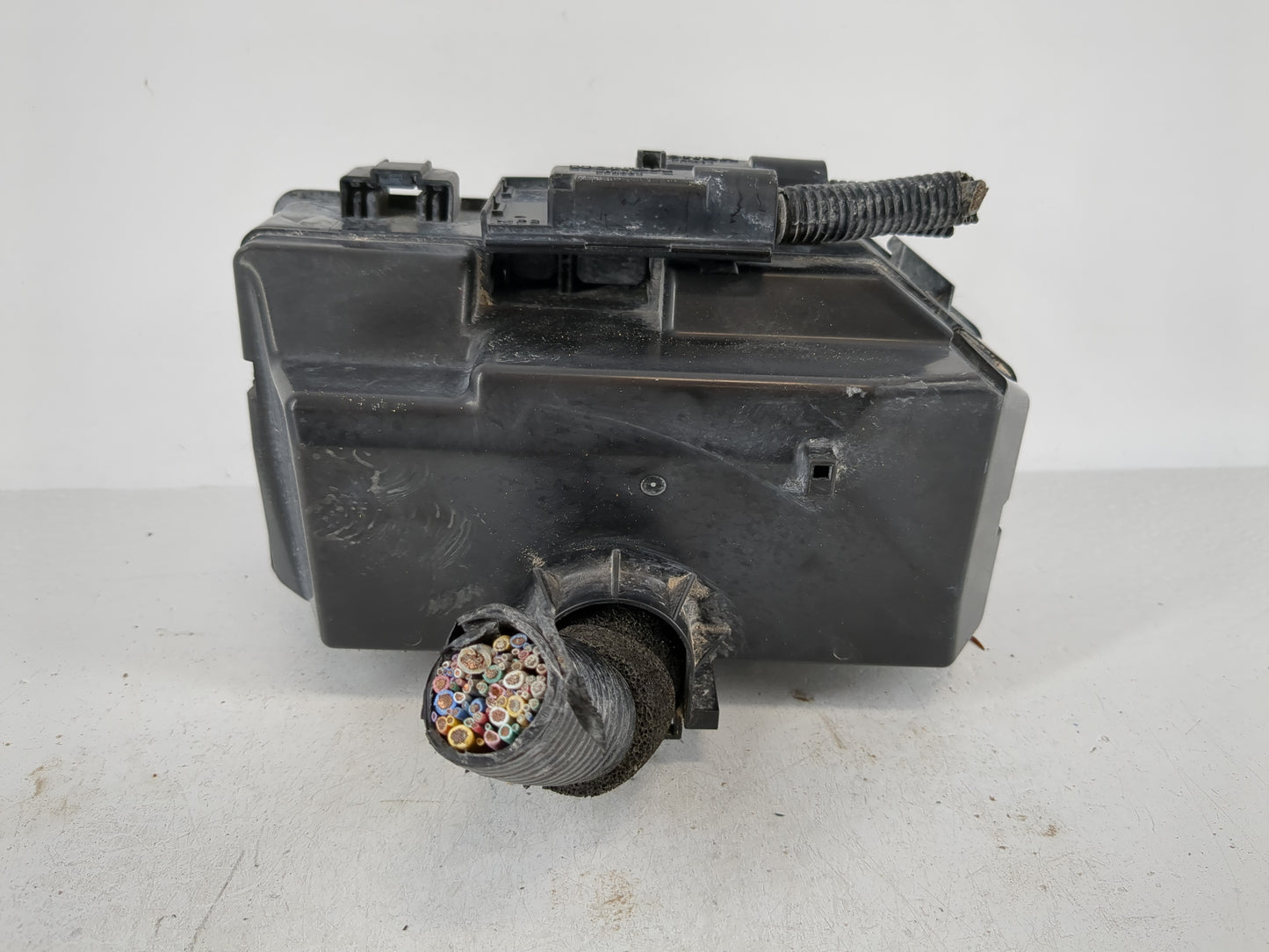 2015-2016 Honda Cr-V Fusebox Fuse Box Panel Relay Module P/N:T1W A010 A0 Fits Fits 2015 2016 OEM Used Auto Parts - Oemusedau