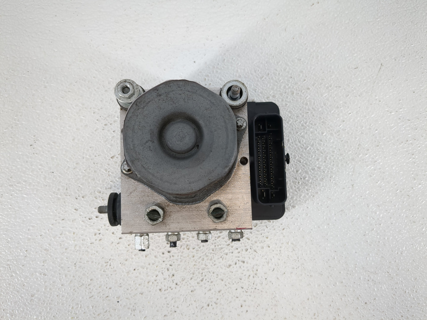 2015-2016 Honda Cr-V ABS Pump Control Module Replacement P/N:57110-T1X-A13-M1 Fits Fits 2015 2016 OEM Used Auto Parts - Oemu