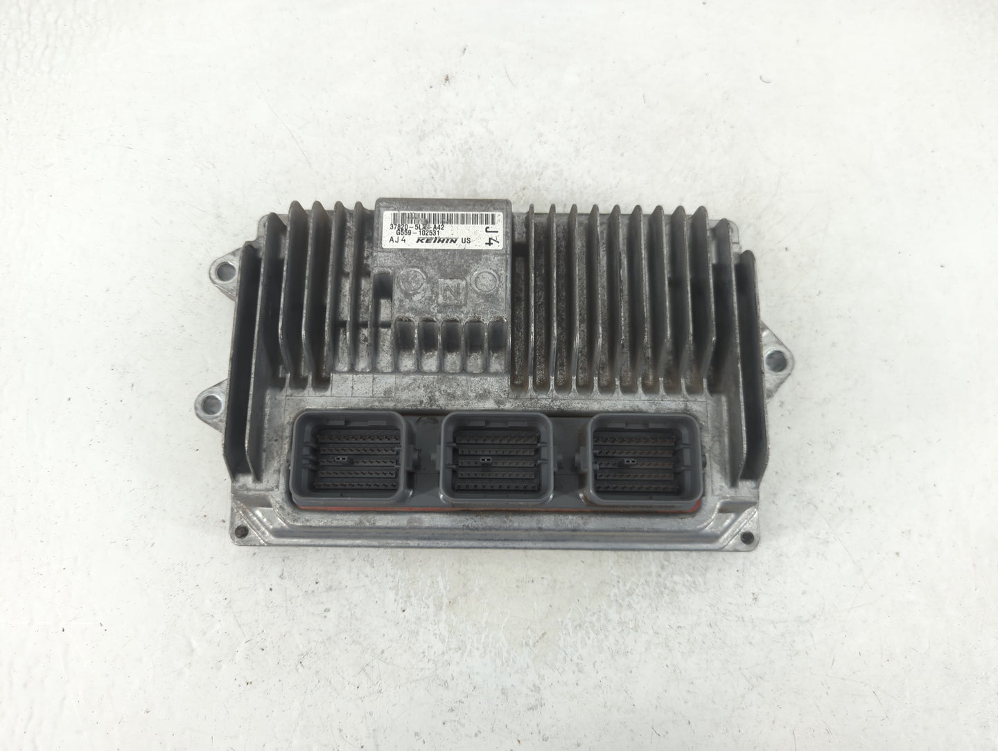 2015 Honda Cr-V PCM Engine Control Computer ECU ECM PCU OEM P/N:37820-5LA-A42 Fits OEM Used Auto Parts - Oemusedautoparts1.c